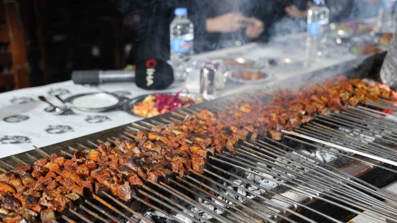 Diyarbakır’ın tescilli ciğer kebabı Ramazanda da iftar ve sahurda tüketiliyor