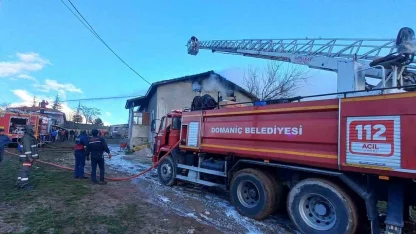 Domaniç’te çatı yangını
