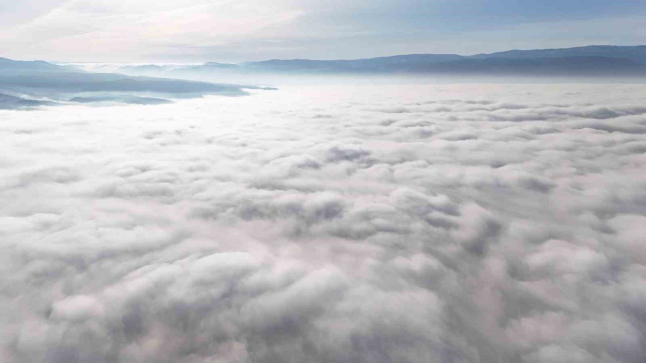 Düzce’nin üzerini kaplayan sis denizi havadan görüntülendi