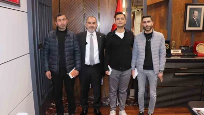 Elazığ TSO’dan fuar katılımcılarına hediye