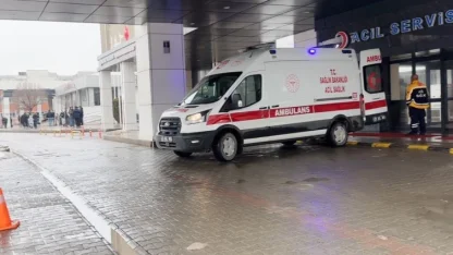 Elazığ’da 15’inci kattan kendini boşluğa bırakan genç hayatını kaybetti