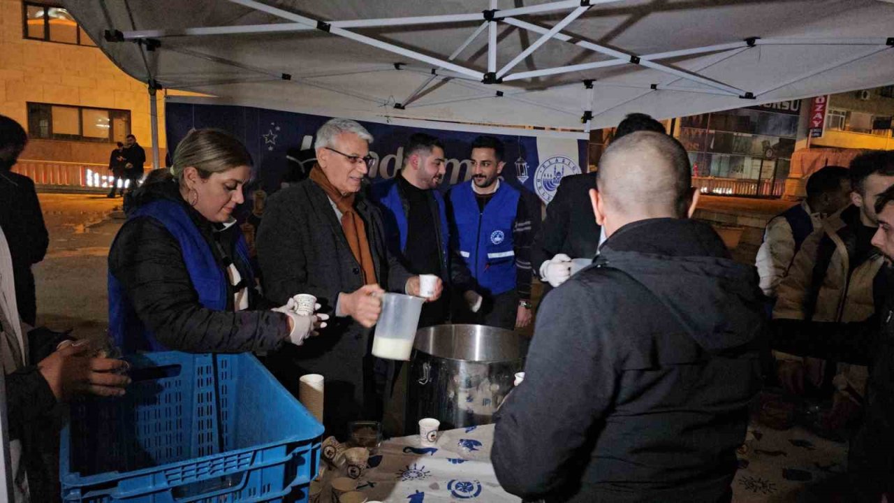 Elazığ’da Berat Kandili’nde camiler doldu taştı