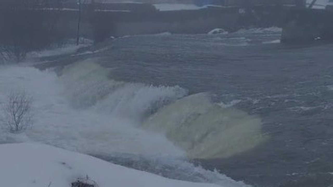 Elazığ’da sağanak yağış sonrası dereler coştu