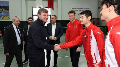 Ertuğrul Sağlam’dan genç sporculara ilham veren ziyaret