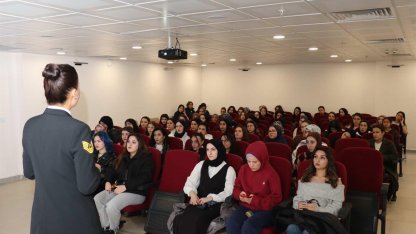 Erzincan’da kadın öğrencilere KADES bilgilendirmesi