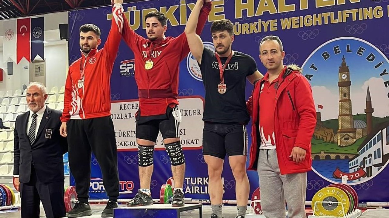 Erzincanlı halterci Özbay Türkiye üçüncüsü oldu