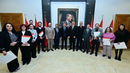 Gazeteciler basın kartlarını Vali Yılmaz’dan aldı