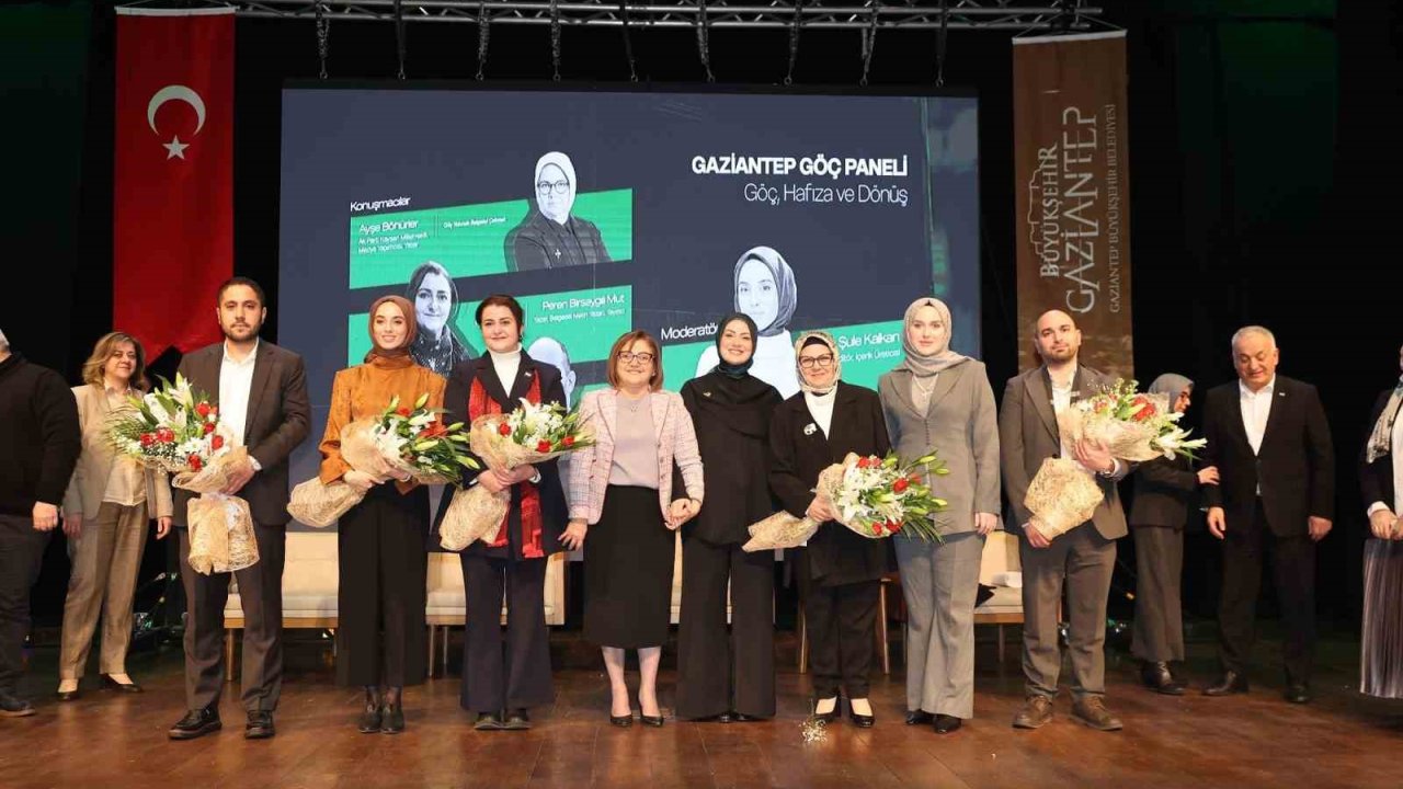 Gaziantep Büyükşehir’in ev sahipliğinde "Yeşil Otobüs" belgeselinin ilk gösterimi yapıldı
