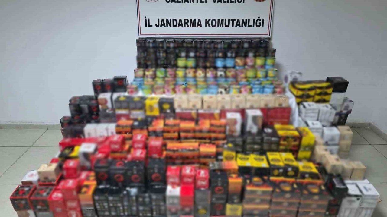 Gaziantep’te 1,5 milyon TL değerinde kaçak nargile tütünü ve kömürü ele geçirildi
