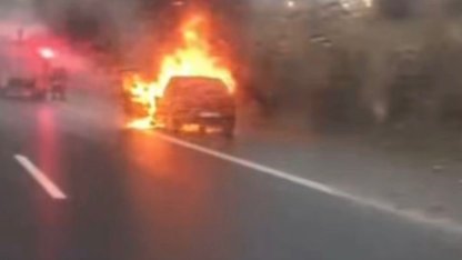 Gaziantep’te seyir halindeki araç alev alev yandı