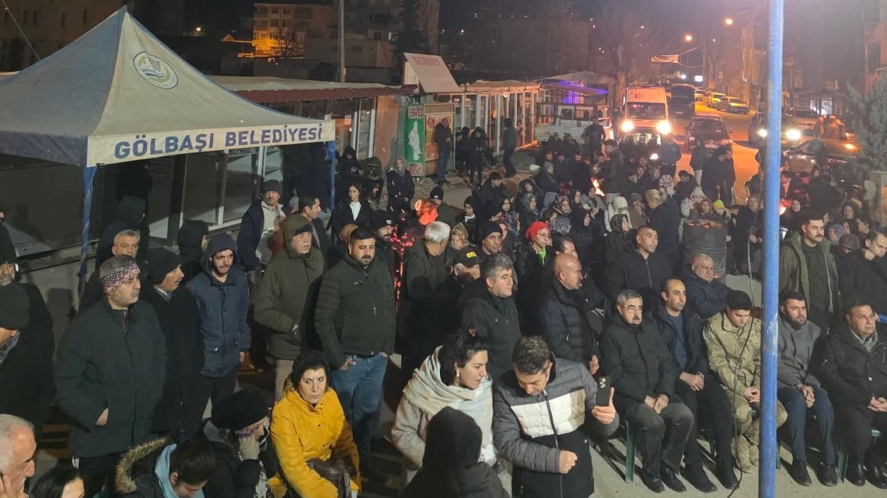 Gölbaşı’nda deprem şehitleri gözyaşlarıyla anıldı