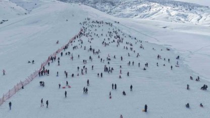 Güzeldağ Kayak Merkezi yarıyıl tatilinin son gününde doldu taştı
