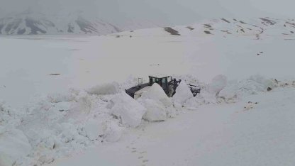 Hakkari’de 19 köy ve 38 mezra yolu ulaşıma açıldı