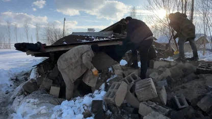 Hakkari’de ahırın çatısı çöktü: 2 hayvan telef oldu