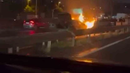 Haliç Köprüsü’nde yanan otomobili yoldan geçen su tankeri söndürdü