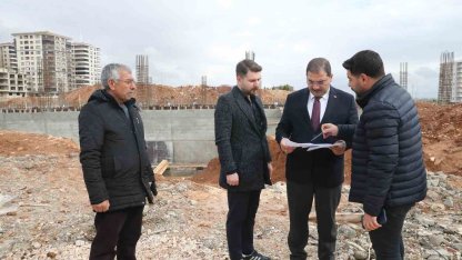 Haliliye’de yarı olimpik yüzme havuzunda yapım çalışmaları sürüyor