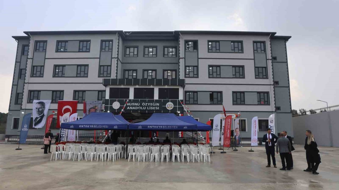 Hatay’da depremin ardından inşa edilen 225’inci okulun açılışı gerçekleştirildi