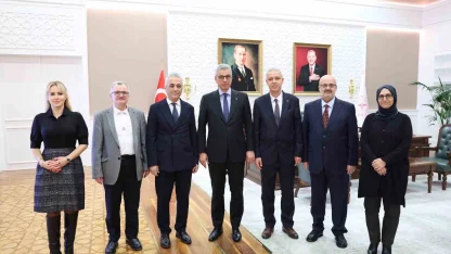 Hekimsen heyeti, Bakan Memişoğlu ile meslek kanunu ve malpraktis konusunu görüştü