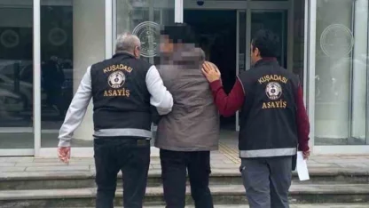 Hırsızlık suçundan aranan şahıs Kuşadası’nda yakalandı