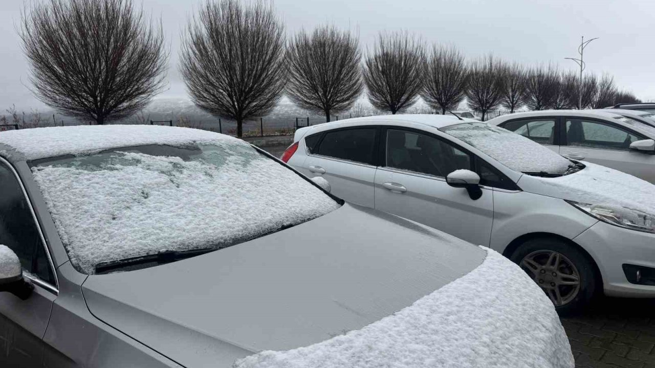 Iğdır’da yüksek kesimler karla yeniden beyaza büründü