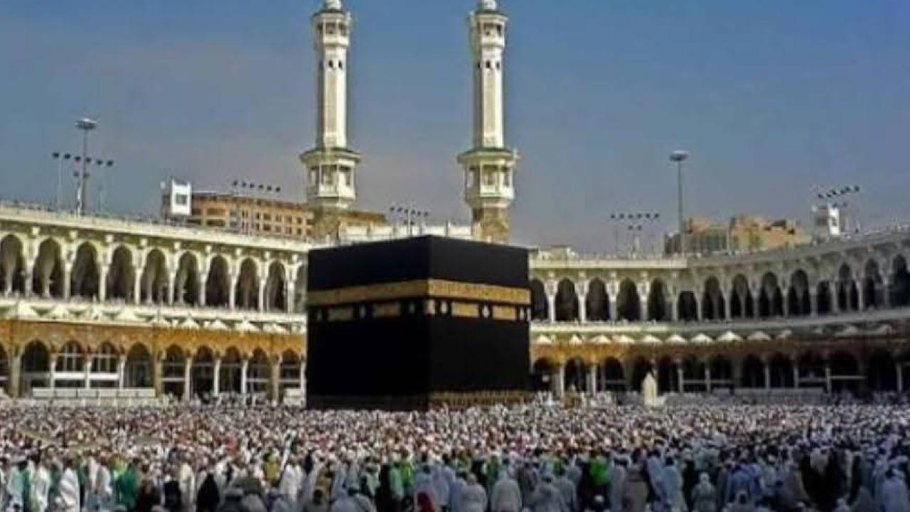 İlk Kâbe ziyaretim 51 yıl önce, 21 yaşını sürerken nasip oldu. Sonra birkaç umre ve ziyaret...