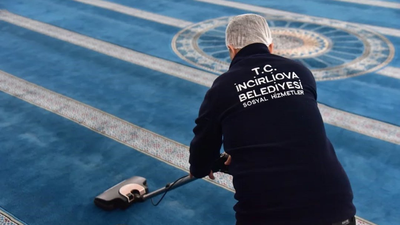İncirliova Acarlar Camii’nde temizlik çalışması yapıldı
