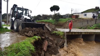 İncirliova Belediyesi’nden yağışa hızlı müdahale