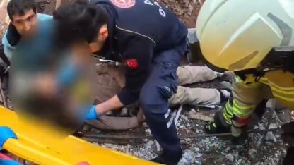 İnşaatta başına demir saplanan işçi ağır yaralandı