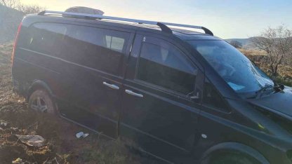 Isparta’da kontrolden çıkan araç şarampole uçtu: 10 yaralı