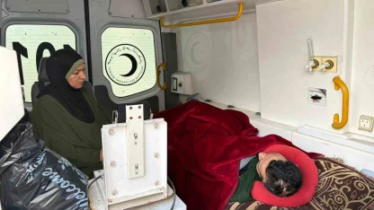 İsrail Refah sınır Kapısı’nda geçişi durdurdu, hastalar ambulanslarda mahsur kaldı