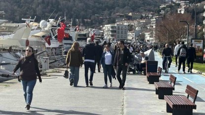 İstanbul’da güneşli havayı fırsat bilenler Bebek sahiline akın etti