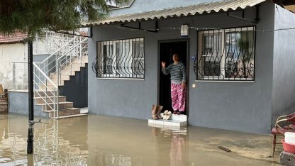İzmir’de dere taştı, vatandaşlar çaresiz kaldı: "Televizyonda izlerdik, başımıza geldi"