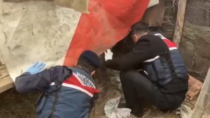 Jandarma, kümese saklanan uyuşturucuyu ele geçirdi: 2 gözaltı