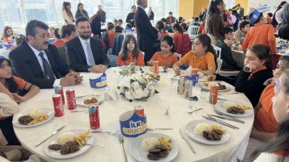 Kağıthane’de Ramazan’ın ilk iftarı miniklerle yapıldı