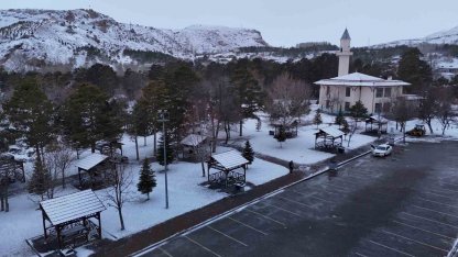 Kar Sivas’ı terk edemedi, şehir yeniden beyaza büründü