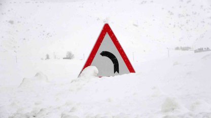 Kar yağışı Bitlis’te etkisini artırdı: 100 köy yolu ulaşıma kapandı
