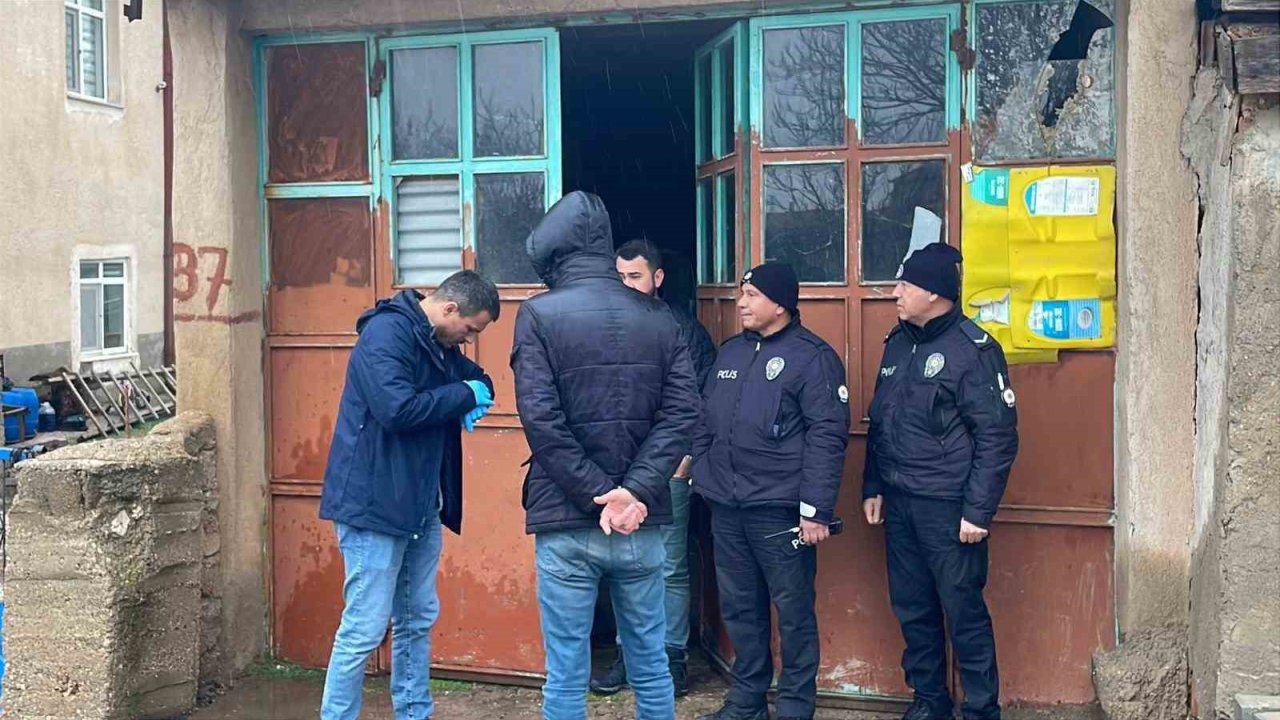 Karaman’da evinin deposunda silahla vurulmuş halde bulunan şahıs kurtarılamadı
