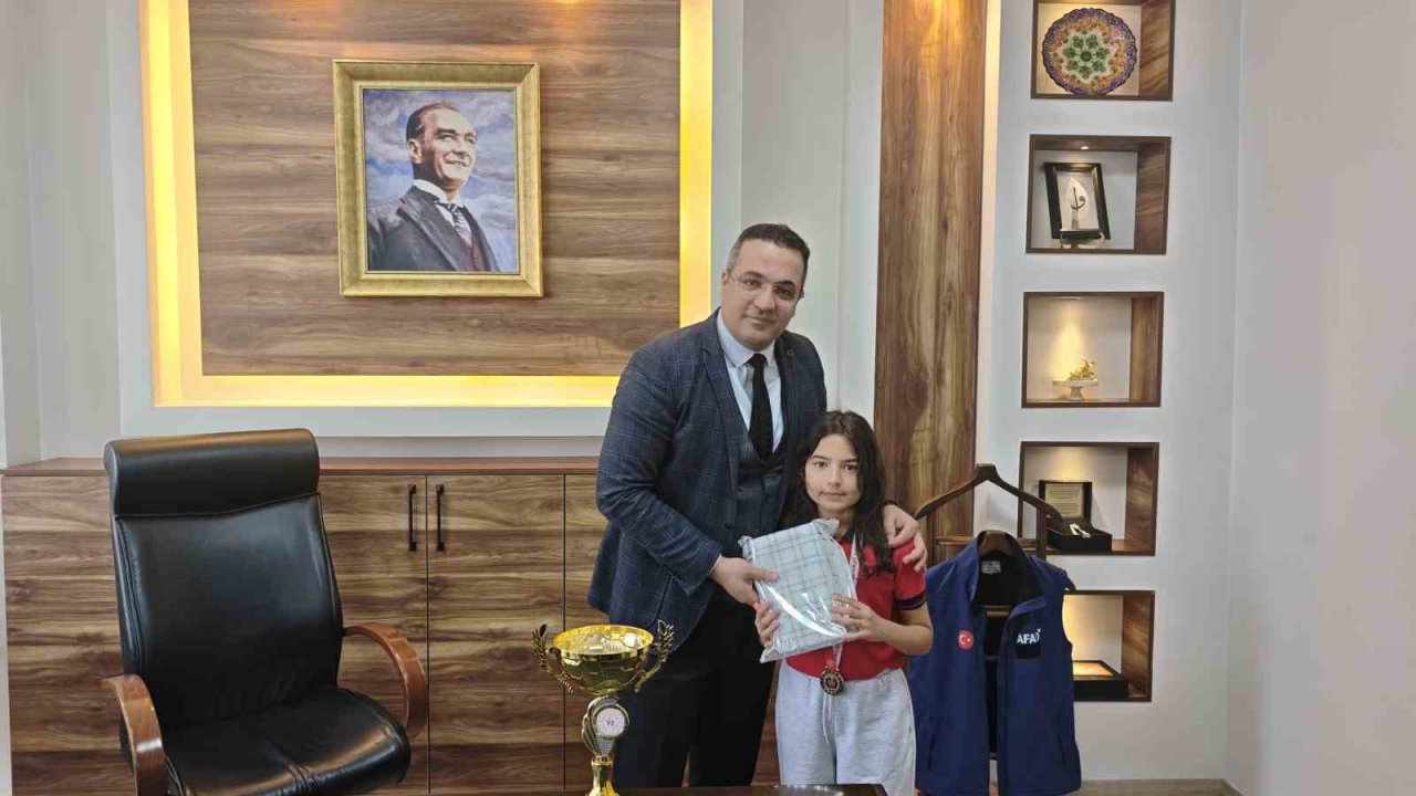 Kaymakam Dalak başarılı sporcu öğrencileri kabul etti
