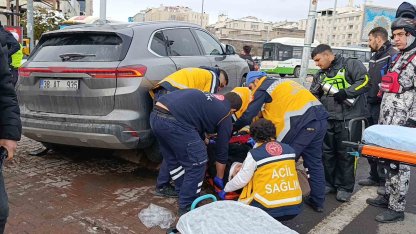 Kayseri’de SUV araç yayaların arasına daldı: 5 yaralı