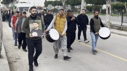 Kazada ölen genç adamın cenazesi davul zurnayla uğurlandı