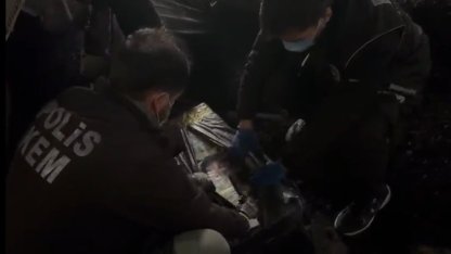 Kömür yüklü tırın dorsesinden binlerce kaçak ürün çıktı