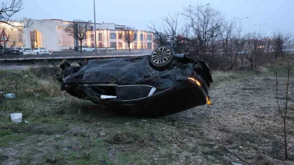 Kontrolden çıkan otomobil takla attı: 2 yaralı