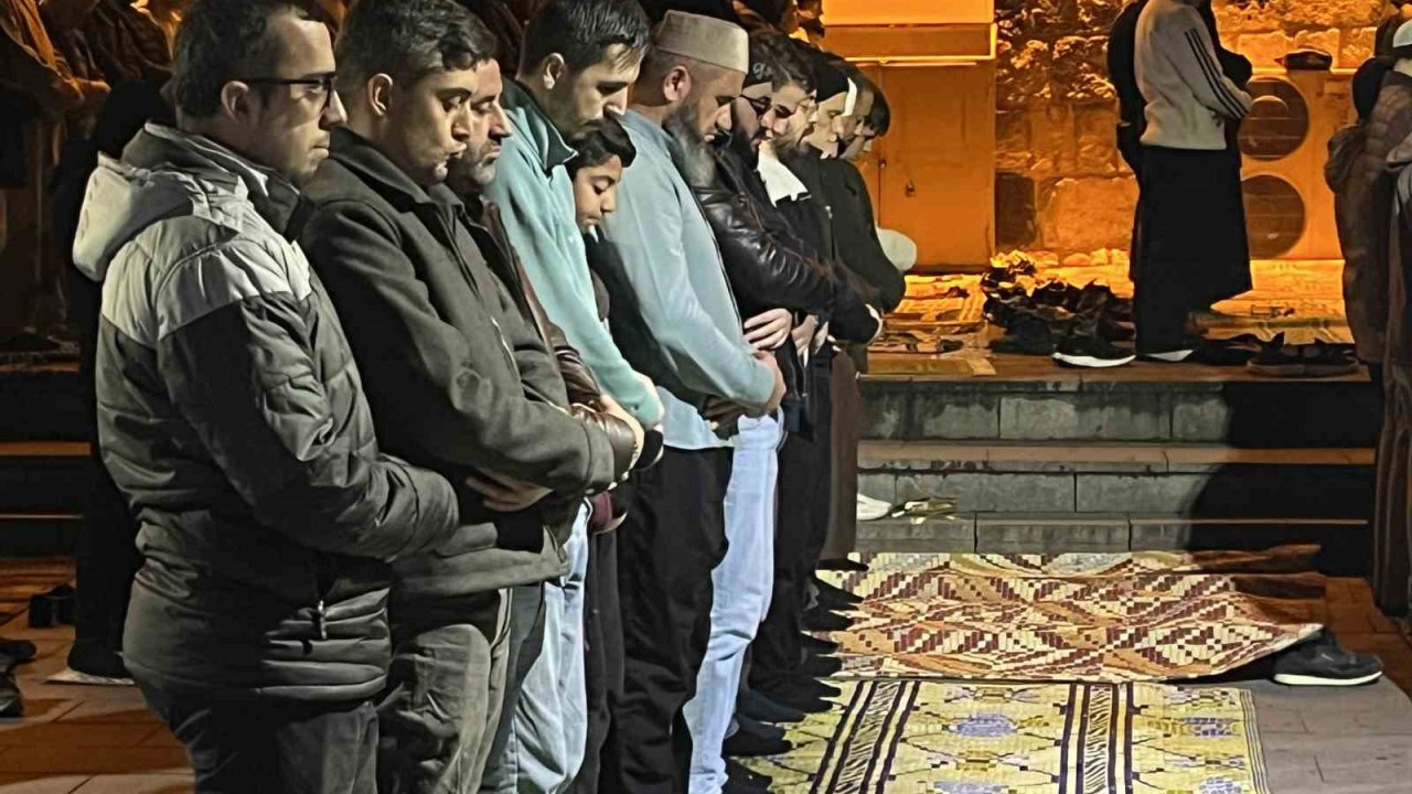 Konya’da Ramazan ayının ilk teravih namazı kılındı