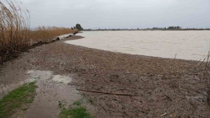 Kozan’da sağanak taşkınlara yol açtı