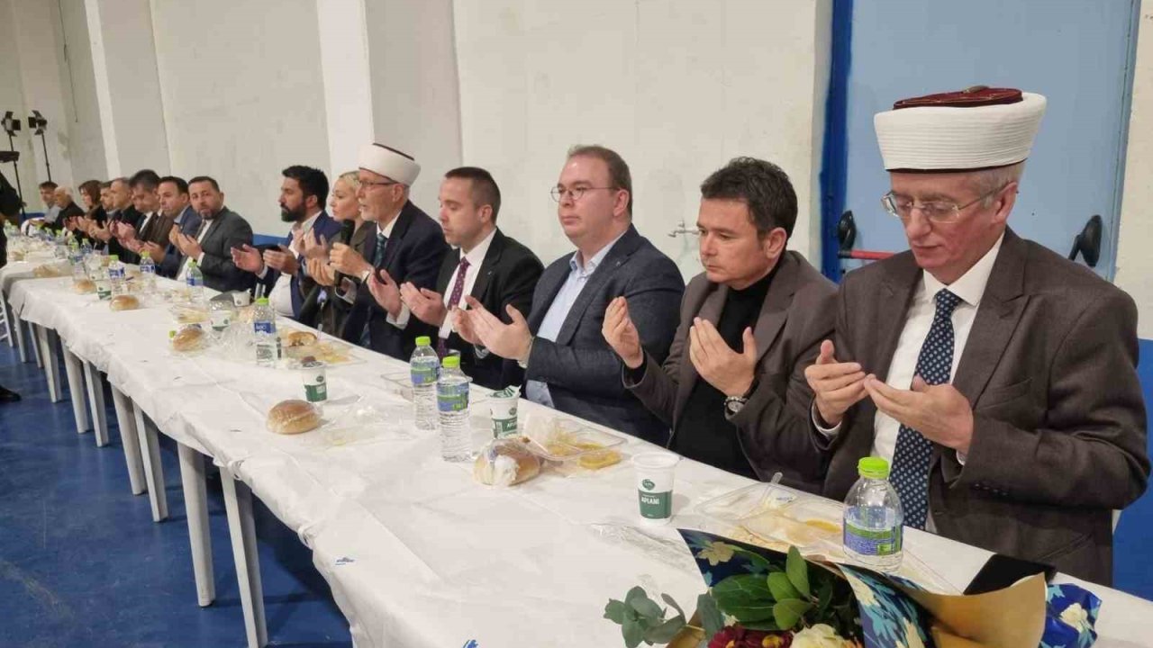 Kozlukebir Domruköy’de yüzlerce kişi iftarda buluştu