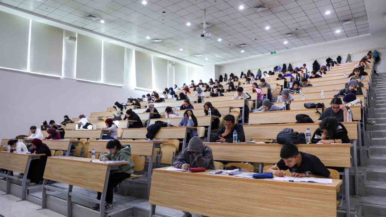 KTO Karatay’da ödüllü deneme sınavı ile YKS provası yapıldı