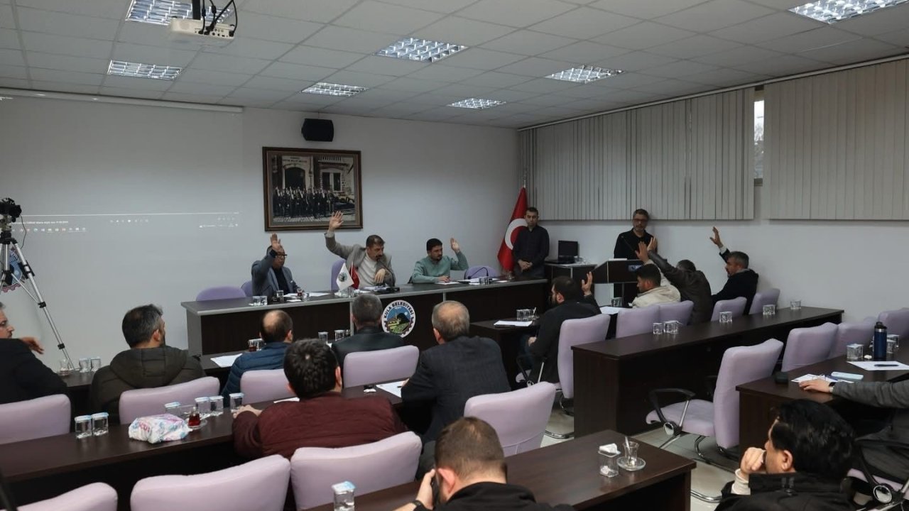 Kula Belediye Meclisi’nde arsa satışı ve teminat talebine ret