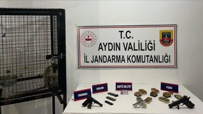 Kuşadası’nda ruhsatsız silah ve maymun ele geçirildi