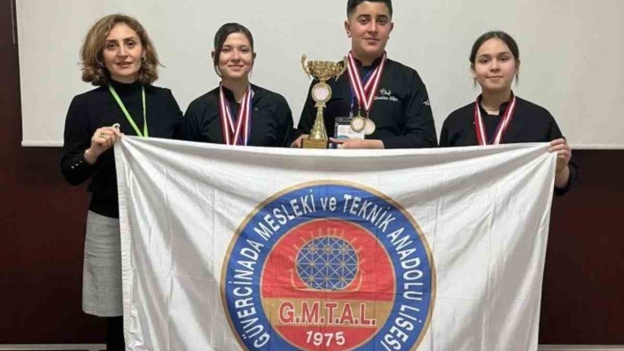 Kuşadası’ndaki okul aşçılık yarışmasında bölge birincisi oldu