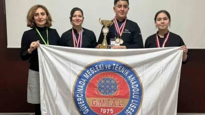 Kuşadası’ndaki okul aşçılık yarışmasında bölge birincisi oldu